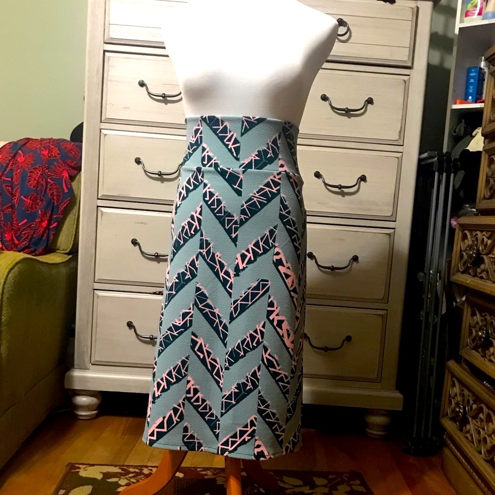 Lularoe Cassie skirt